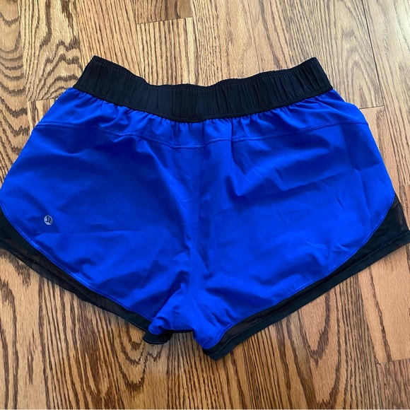 Lululemon reversible short from black to blue in size 8 - Picture 3 of 4